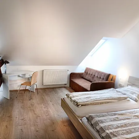 Katrca * リュブリャナ